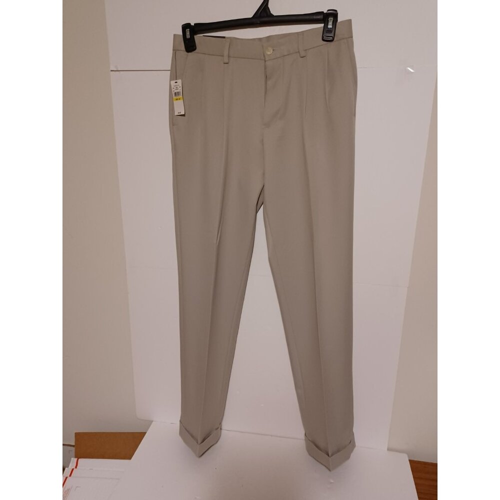 Van Heusen Men's Comfort Stretch/ Flat Front Pants Straight Fit 30x32 Beige